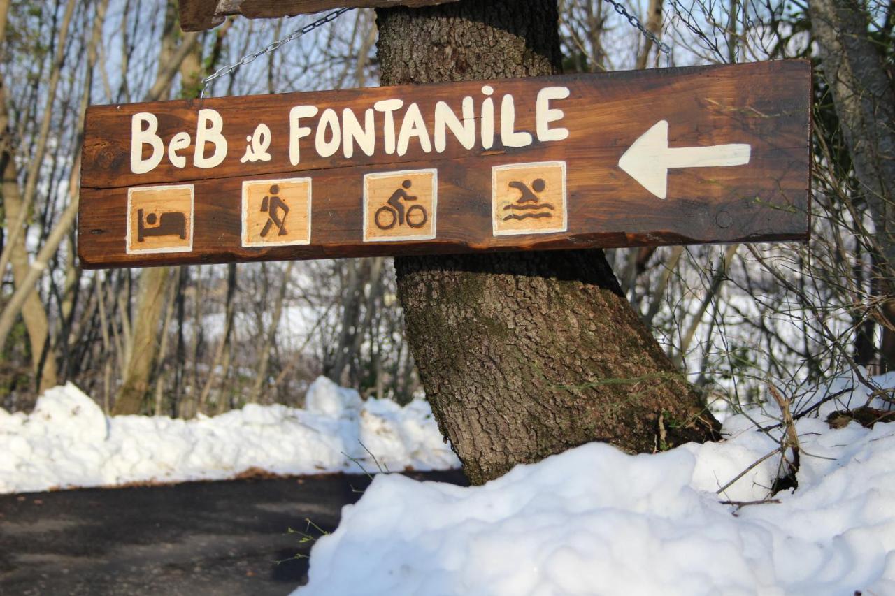Casale Fontanile Bed And Breakfast Smerillo Exteriér fotografie