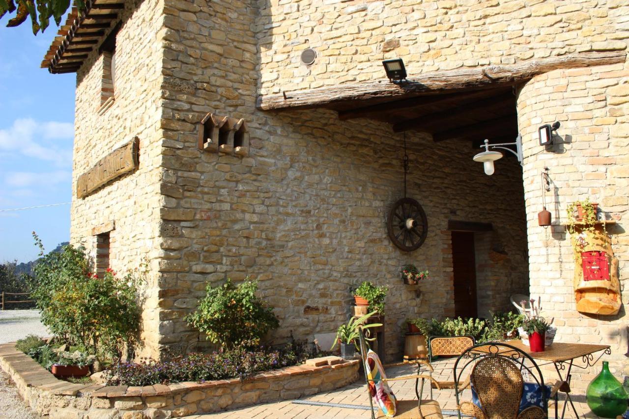 Casale Fontanile Bed And Breakfast Smerillo Exteriér fotografie