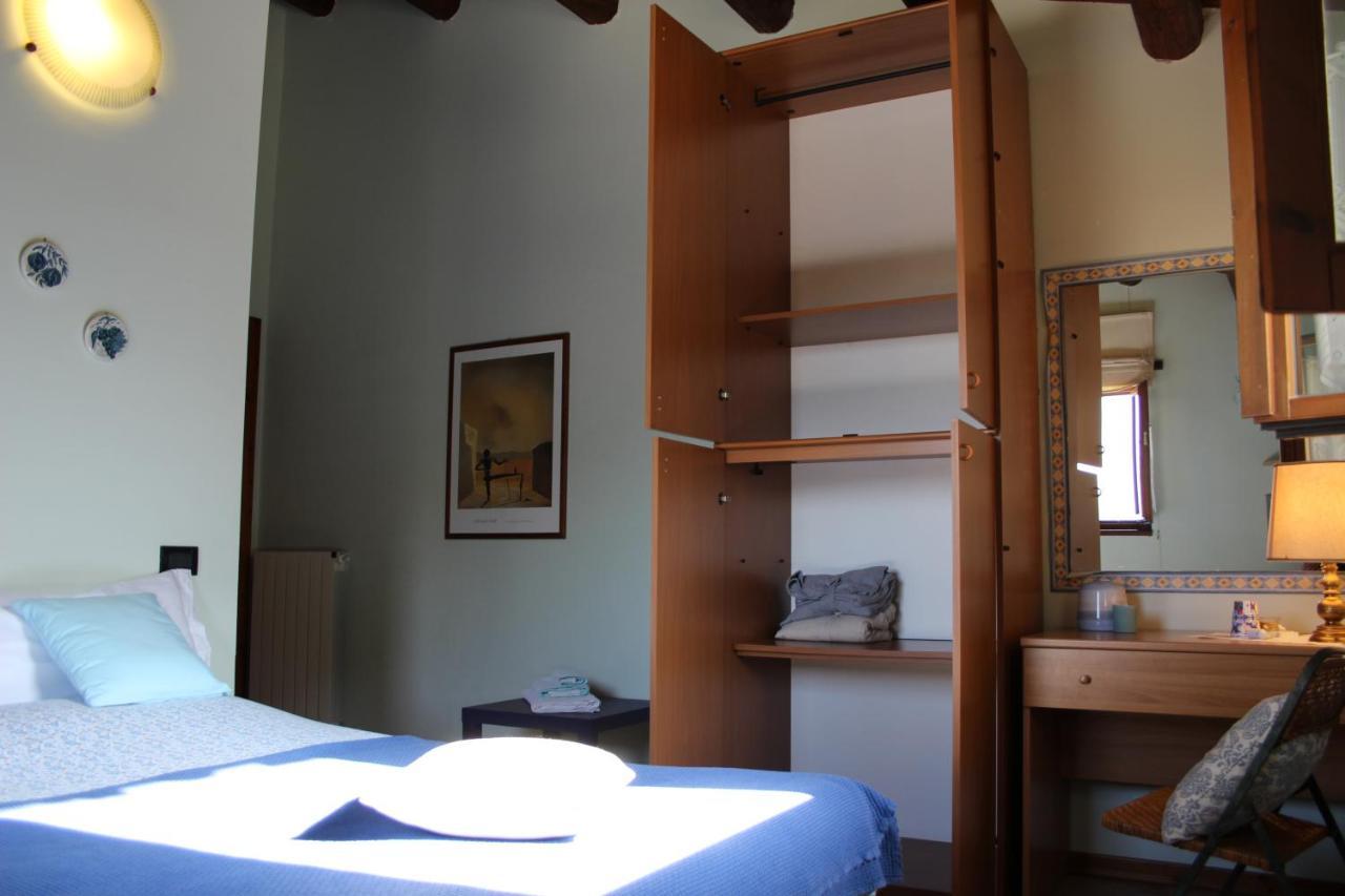 Casale Fontanile Bed And Breakfast Smerillo Exteriér fotografie