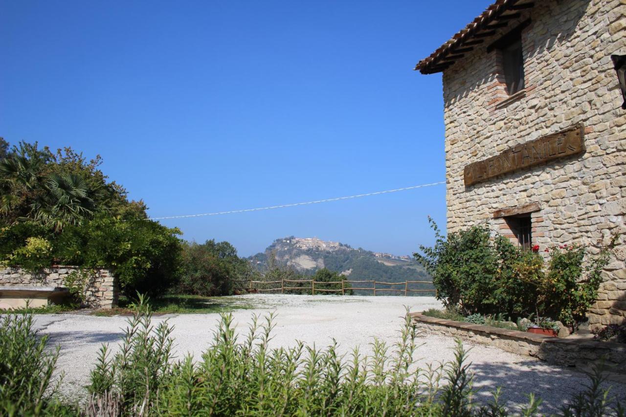 Casale Fontanile Bed And Breakfast Smerillo Exteriér fotografie