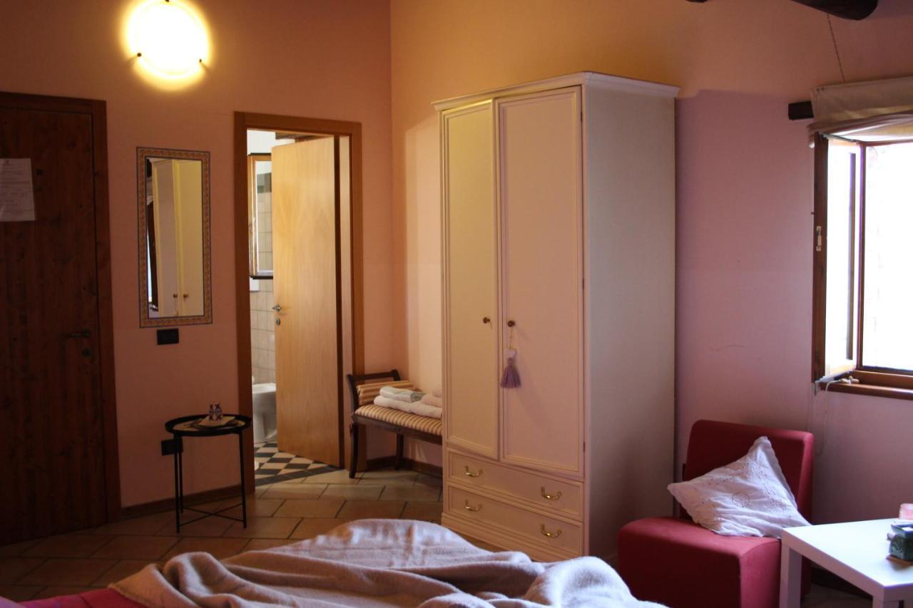 Casale Fontanile Bed And Breakfast Smerillo Exteriér fotografie